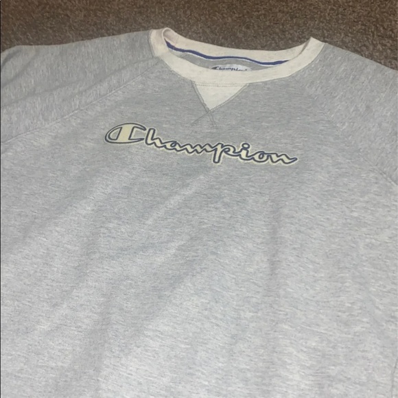 Champion women’s crewneck sweatshirt - Picture 2 of 5